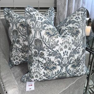 1-CALDEIRA JACQUARD FLORAL DESIGN DECORATIVE PILLOW